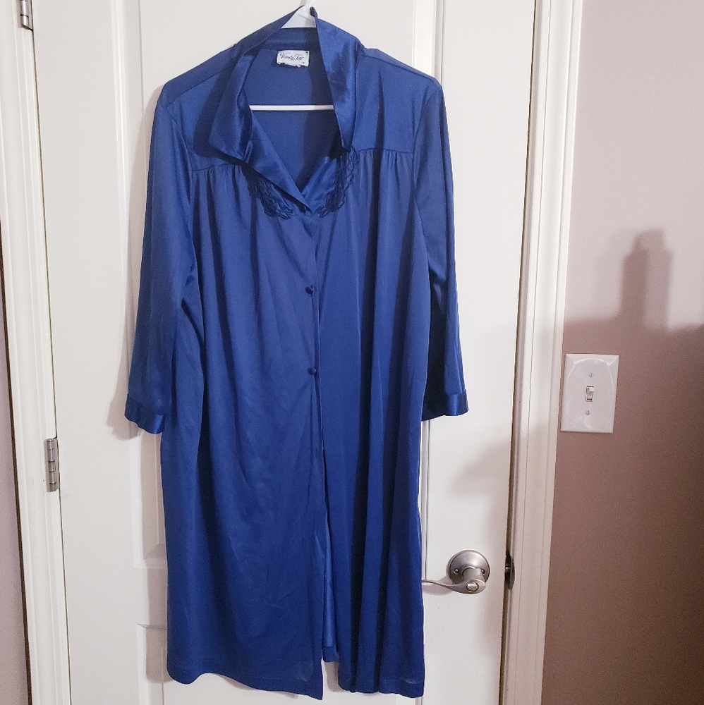 Vanity fair nightwear